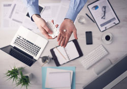 © stokkete - Fotolia.com 13,5 Prozent nehmen im Job verschreibungspflichtige Medikamente